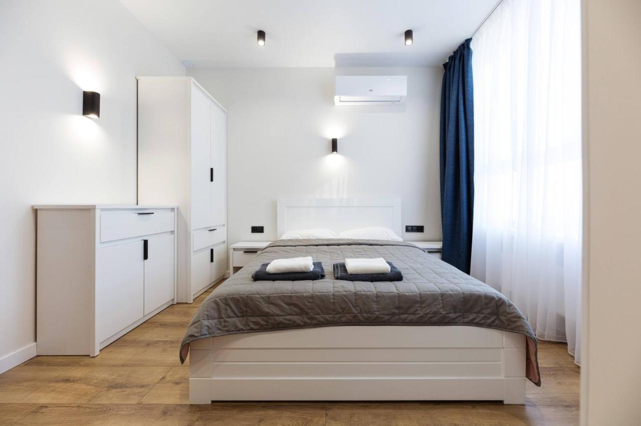 Квартири Люкс Метро Чернігівська Apartment เคียฟ ภายนอก รูปภาพ