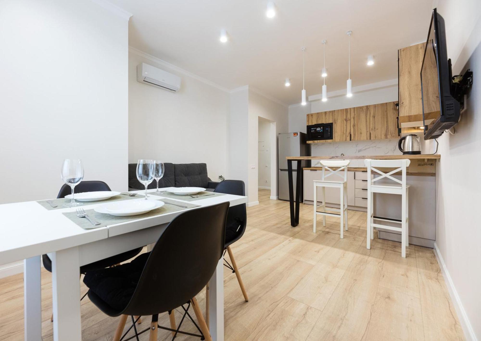 Квартири Люкс Метро Чернігівська Apartment เคียฟ ภายนอก รูปภาพ