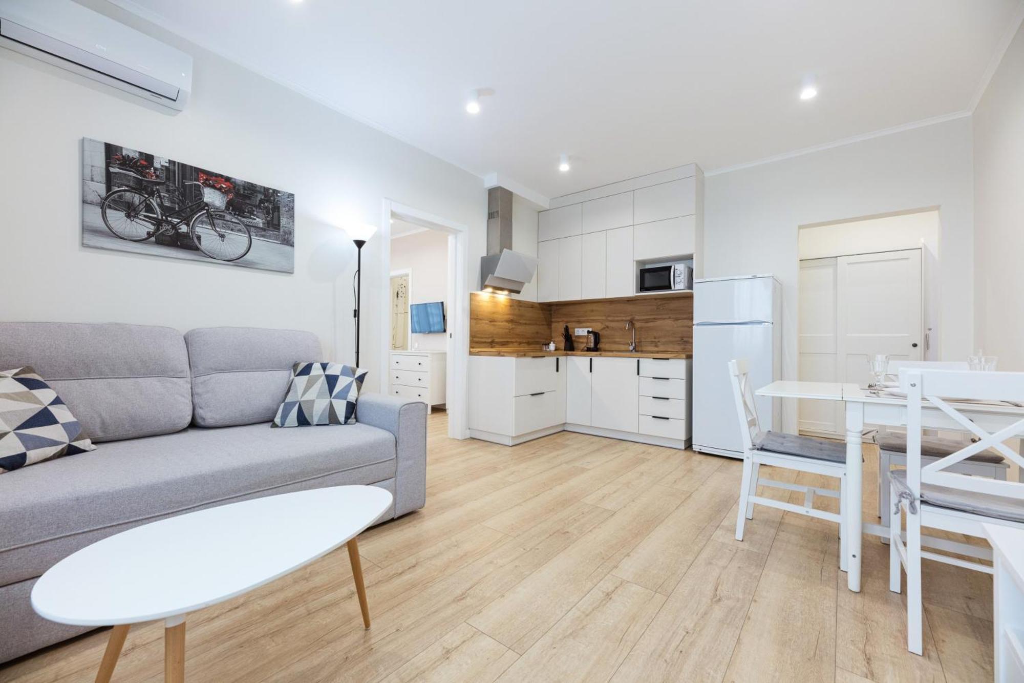 Квартири Люкс Метро Чернігівська Apartment เคียฟ ภายนอก รูปภาพ